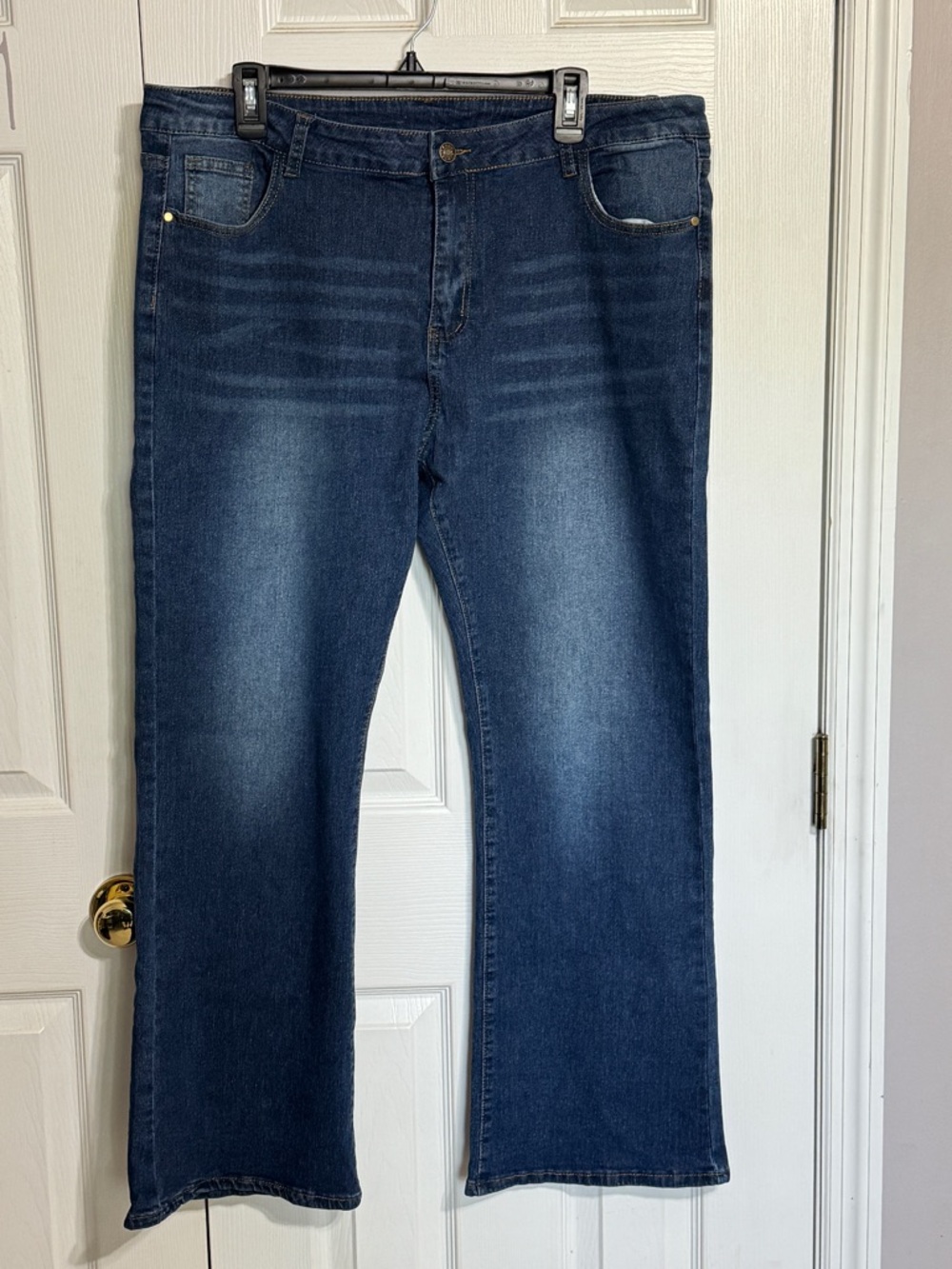 Classic Dark Blue Wash Women’s Straight-Leg Bootcut Jeans